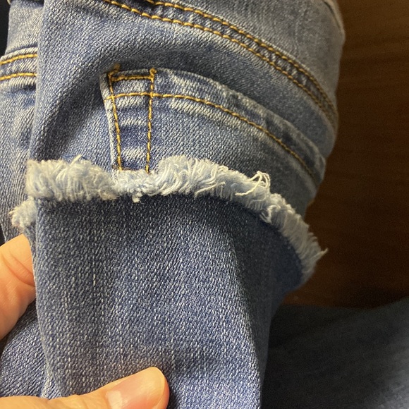 Seven 7 Jeans - frayed hem - gently worn - like new no tags - Picture 4 of 4